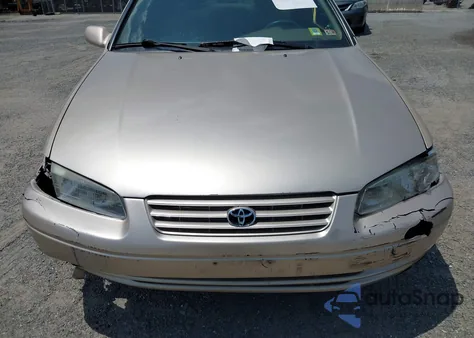 1998 Toyota Camry Le from USA, damaged, VIN 4T1BG22K8WU280178